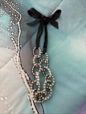 Rhinestone Chain Ribbon Necklace - Black and Silver